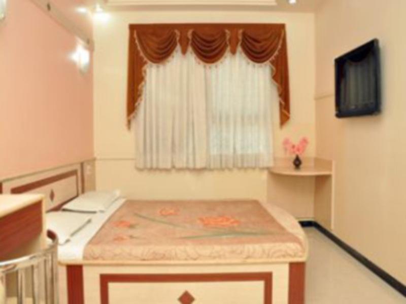 Hotel Everstar Раджкот Экстерьер фото